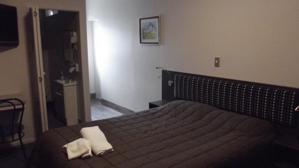 On Carroll Motel